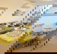 Luxury Apartment with View - Darwin Holiday