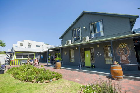 Dunsborough Beachouse YHA Backpackers - Darwin Holiday 0