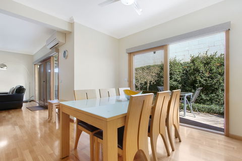 Apartments On Church - Unit 7 - Darwin Holiday 1