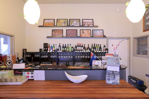 Vineyard Hill - Darwin Holiday 5