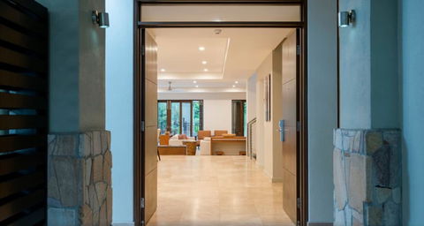 Sea Temple Port Douglas 3 Bedroom Luxury Villa - Darwin Holiday 5