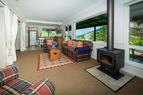 The Bryn At Tilba Family Cottage - Darwin Holiday 6