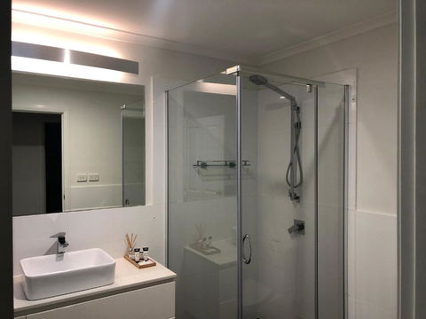 Beach & Bay Holiday House - Darwin Holiday 1