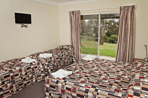 BATHURST GOLDFIELDS MOTEL On MOUNT PANORAMA - Darwin Holiday 5