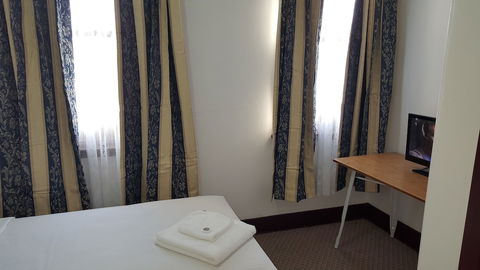 Royal Hotel Tenterfield - Darwin Holiday 2