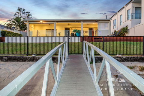 Absolute Beachfront Holiday House - Darwin Holiday 5