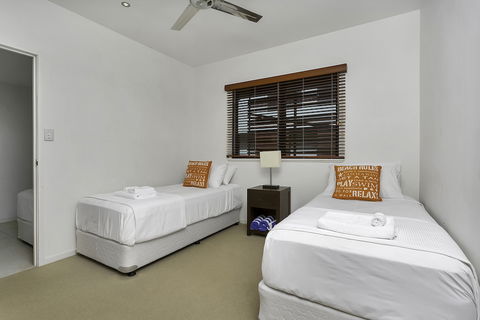 Beachfront Apartment With Ocean View - 4 - Darwin Holiday 6