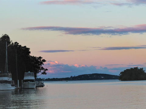 Between Waters B & B Lake Macquarie - Darwin Holiday 6