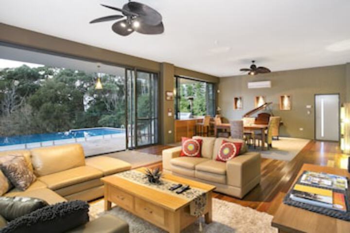 Corrimal NSW Darwin Holiday