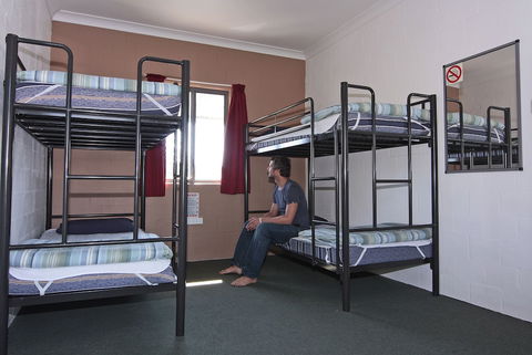Byron Bay YHA Hostel/Backpackers - Darwin Holiday 5