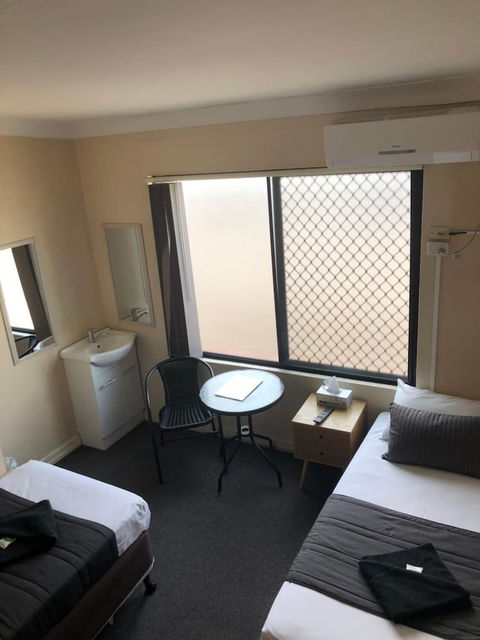 Kingsford Riverside Inn - Darwin Holiday 2