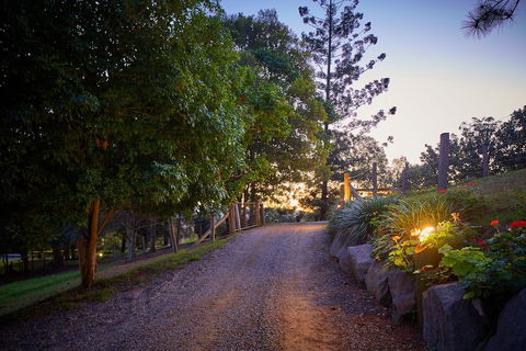 Dayboro Cottages & Llama Walks - Darwin Holiday 0