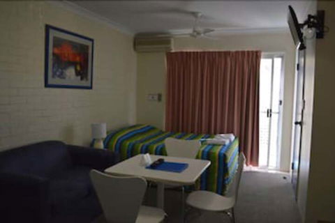 Tottenham Court Accommodation - Darwin Holiday 2