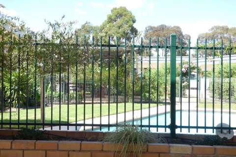 Calder Family Motel - Darwin Holiday 5