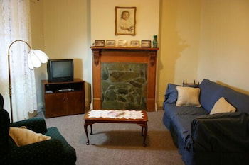 A Settler's Cottage - Darwin Holiday 2