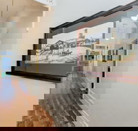 Seymours on Lydiard - Darwin Holiday