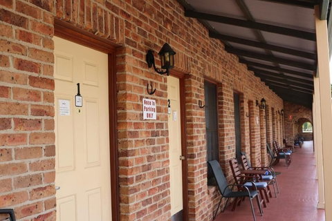 Sandstock Motor Inn Armidale - Darwin Holiday 1