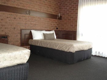 Albury Townhouse Motel - Darwin Holiday 2