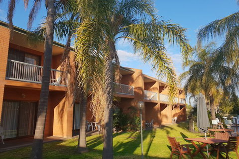 Crystal Fountain Motel Albury - Darwin Holiday 1