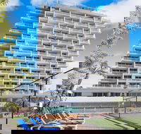 Elouera Tower Beachfront Apartments - Darwin Holiday
