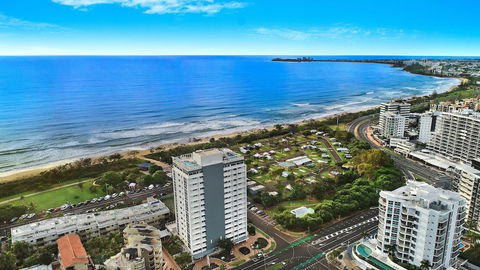 Elouera Tower Beachfront Apartments - Darwin Holiday 1