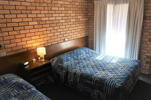Newell Motor Inn - Narrandera - Darwin Holiday 7
