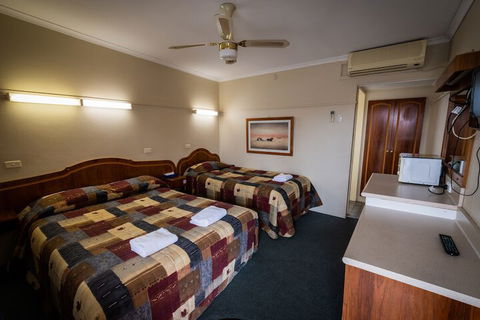 Ardeanal Motel West Wyalong - Darwin Holiday 5