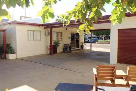 Longreach Motel - Darwin Holiday 3