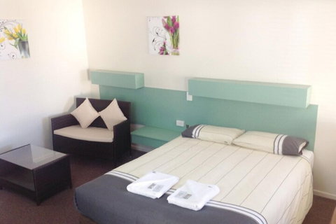 Longreach Motel - Darwin Holiday 6