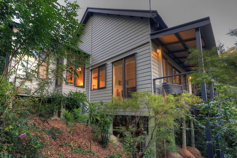 Montville Misty View Cottages - Darwin Holiday 5