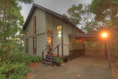 Montville Misty View Cottages - Darwin Holiday 4