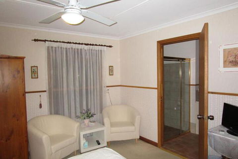 Southern Vales Bed & Breakfast - Darwin Holiday 4