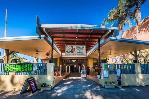 Diggers Tavern - Darwin Holiday 1