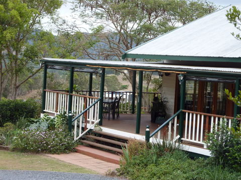Amamoor Homestead B&B And Country Cottages - Darwin Holiday 1