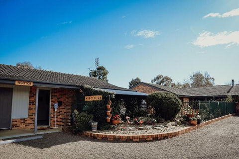 Denman Motor Inn - Darwin Holiday 1