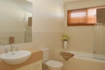 The Lakes Apartments - Darwin Holiday 3