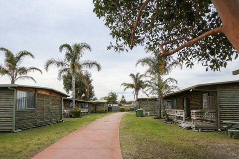 Lazy Acre Log Cabins - Darwin Holiday 1