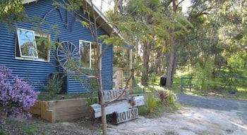 Lorne Bush House Cottages & Eco Retreats - Darwin Holiday 1