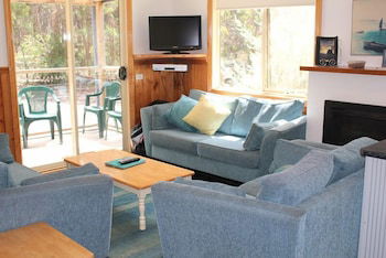 Lorne Bush House Cottages & Eco Retreats - Darwin Holiday 5