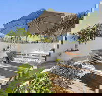 Alamode - Darwin Holiday