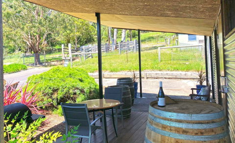 Valley Farm Vineyard Cottages - Darwin Holiday 1