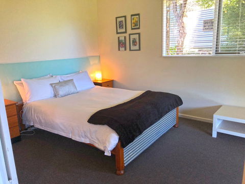 Valley Farm Vineyard Cottages - Darwin Holiday 5