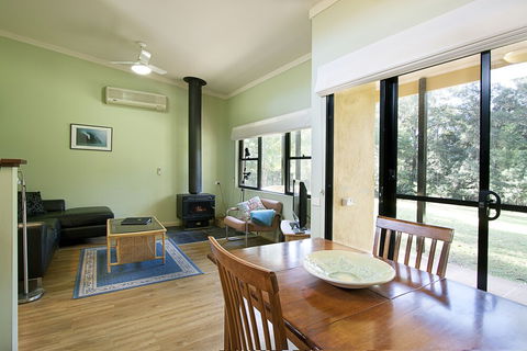 Milton Country Cottages - Darwin Holiday 4
