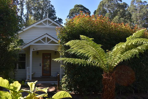Gatehouse Cottage At Merrow Cottages - Mt Dandenong - Darwin Holiday 0