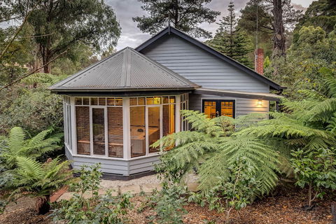 Gatehouse Cottage At Merrow Cottages - Mt Dandenong - Darwin Holiday 2