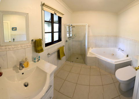 St Helens Country Cottages - Darwin Holiday 5