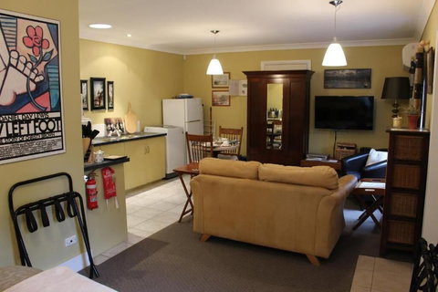 Ivy On Glenelg - Darwin Holiday 3