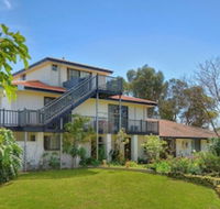 Martin Fields Beach Retreat - Darwin Holiday