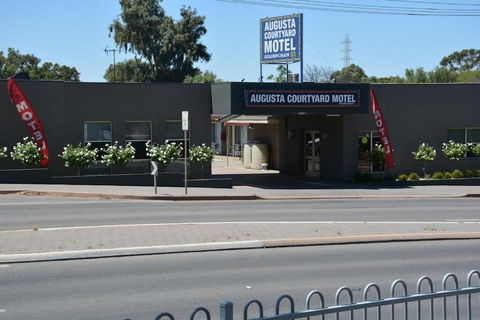 Augusta Courtyard Motel - Darwin Holiday 1
