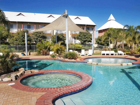 Mercure Bunbury Sanctuary Golf Resort - Darwin Holiday 0